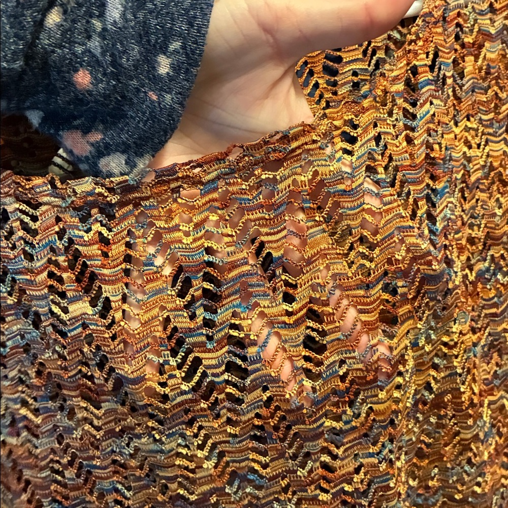 Lace  Top - Picture 2 of 5